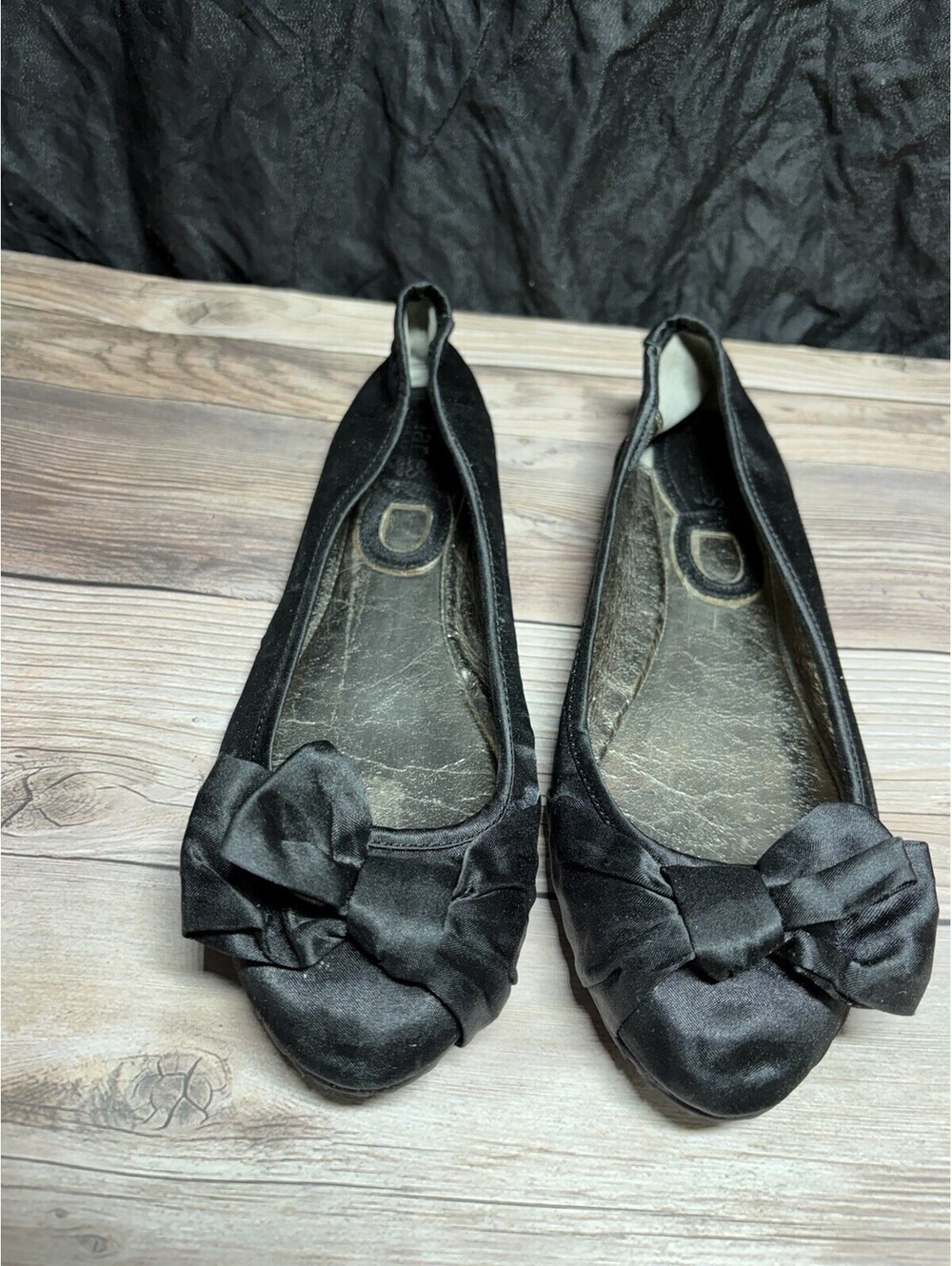 Charles David Women's Black Satin Ballet Flat with Bow Sz8